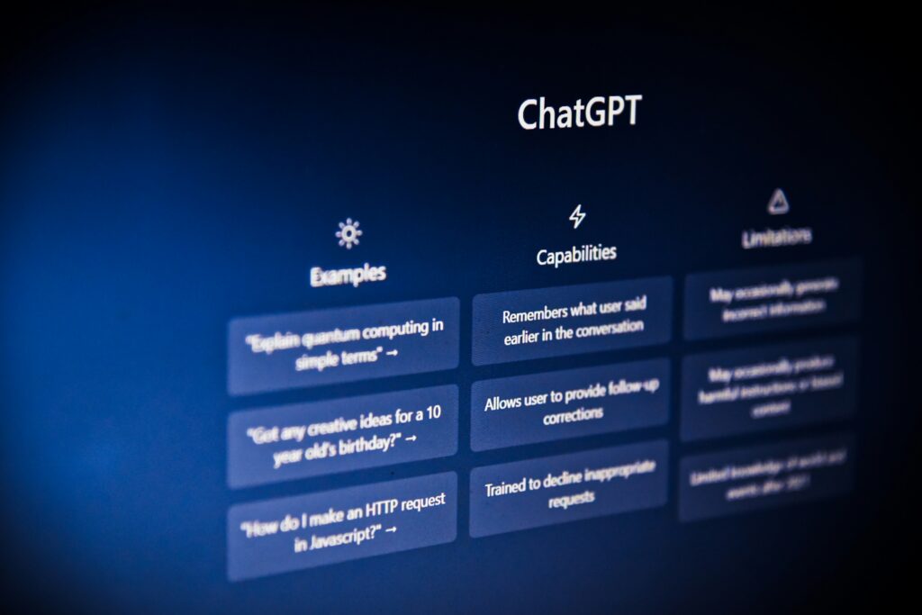 Pantalla de computadora representando una interfaz de chat